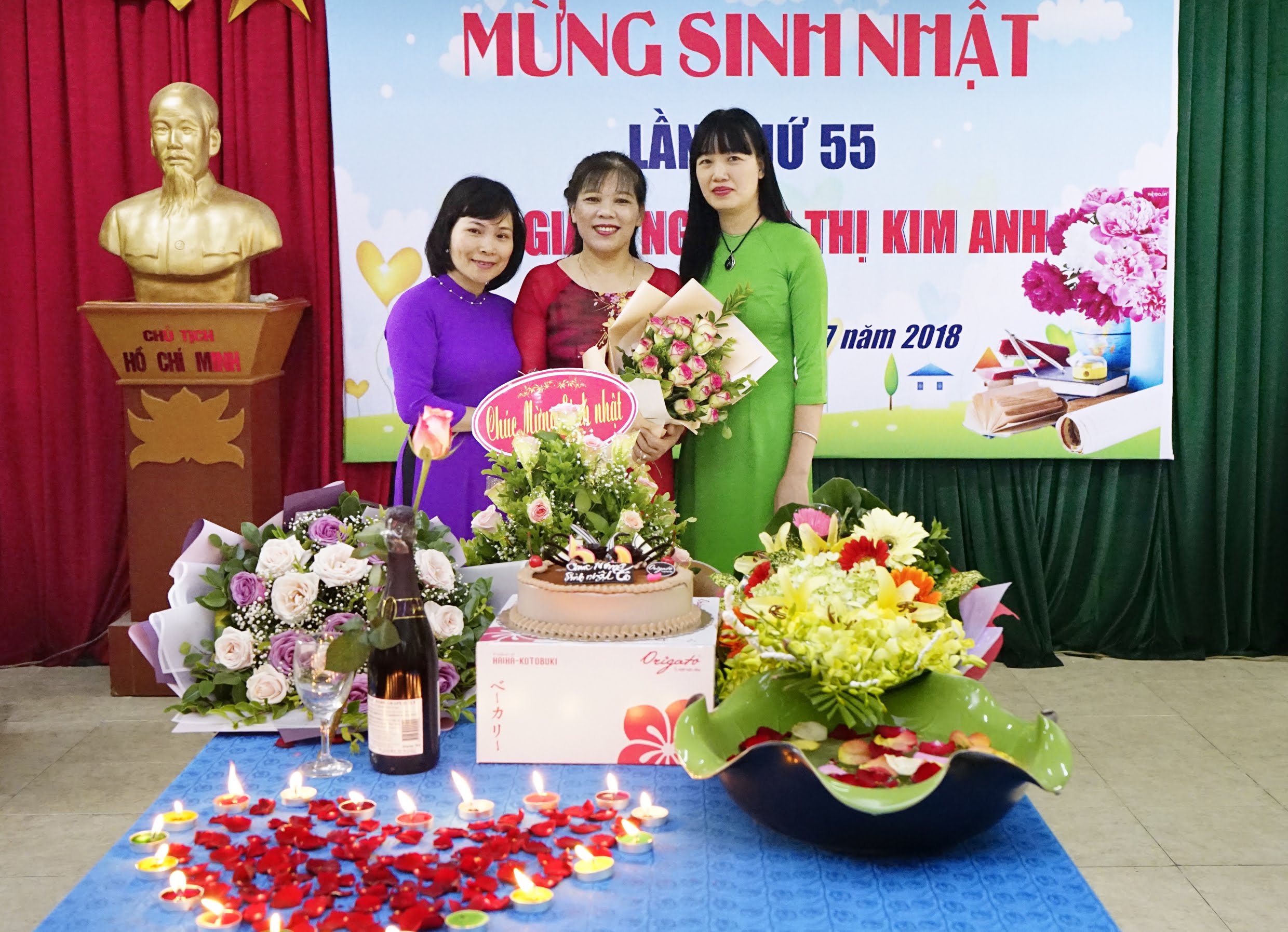 Sinh nhật lần thứ 55 của c� gi�o Nguyễn Thị Kim Anh